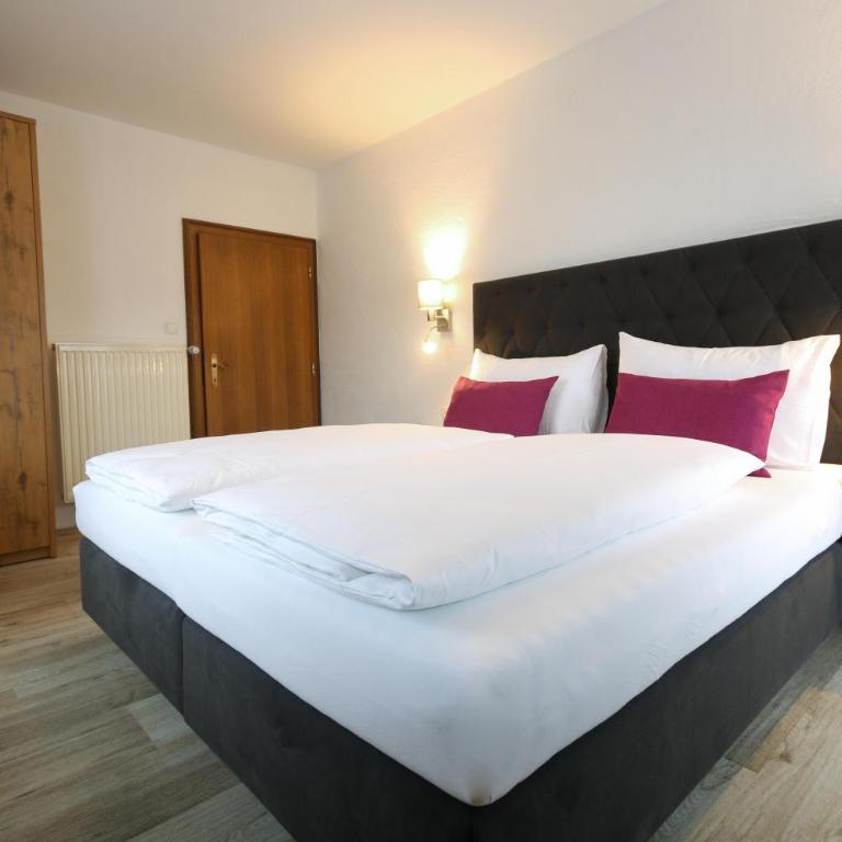 Kia Ora Hotel Restaurant - Doppelzimmer mit Balkon - 8