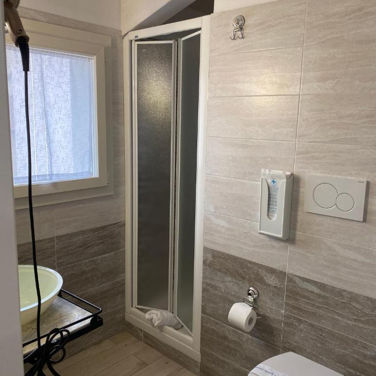 Acquamarina b&b - Camera Matrimoniale con Balcone (3 Adulti) - 4