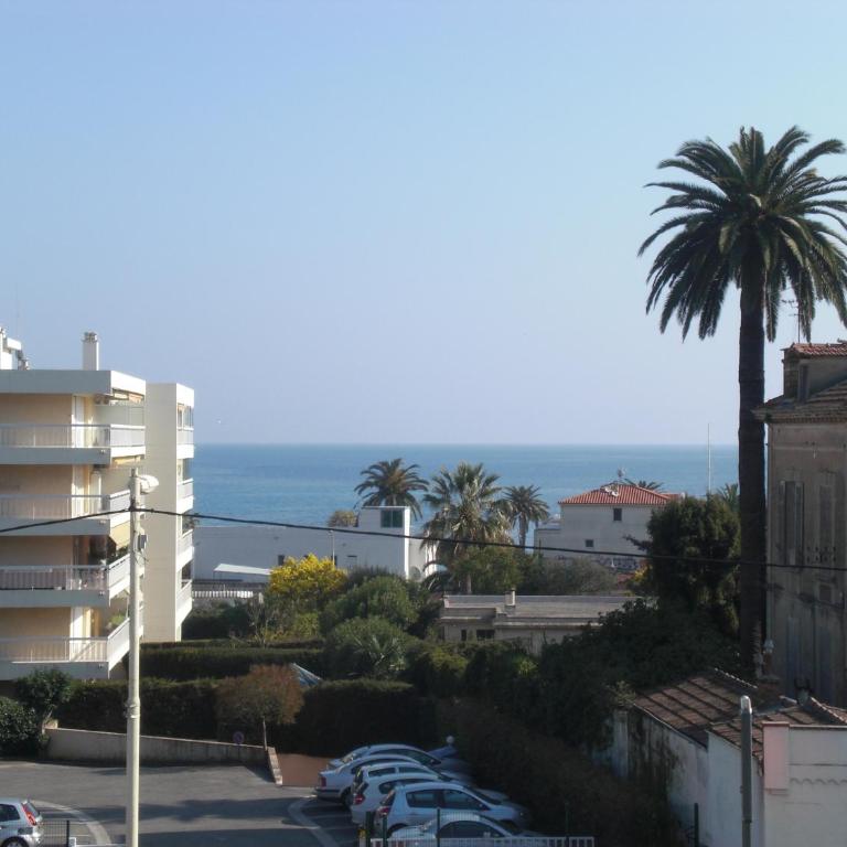 Résidence avec piscine, plage à 100 m, Cannes et Juan les Pins à 5 min, WiFi - Appartement 2 Chambres - 2