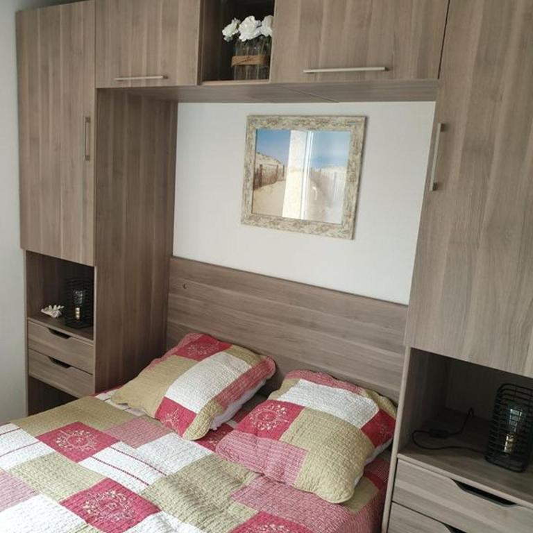 Villa tout confort dans résidence privée avec piscine à 500m de la plage - Climatisation, WIFI, parking - Maison 2 Chambres - 12