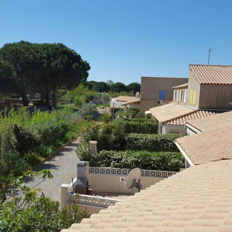 Villa tout confort dans résidence privée avec piscine à 500m de la plage - Climatisation, WIFI, parking - Maison 2 Chambres - 16