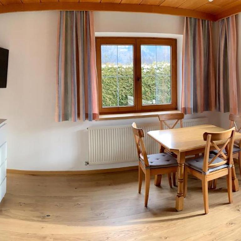 Chalet Neuhaus - Ferienhaus mit 4 Zimmern - 35