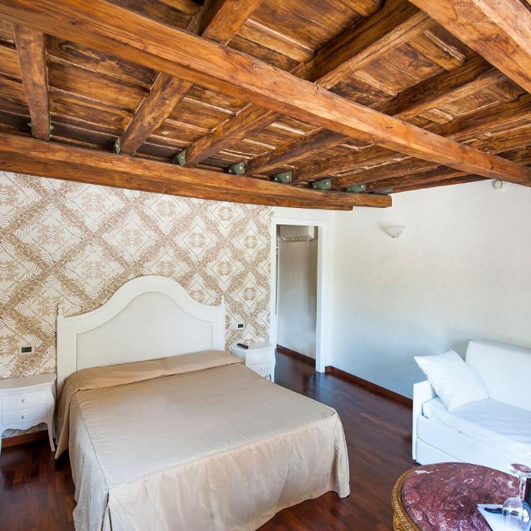 Royal House - Double Room with Colosseum View - 3
