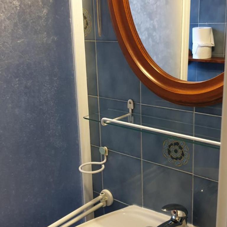 Civico 22 Pisa - Doppelzimmer mit Gemeinschaftsbad - 8