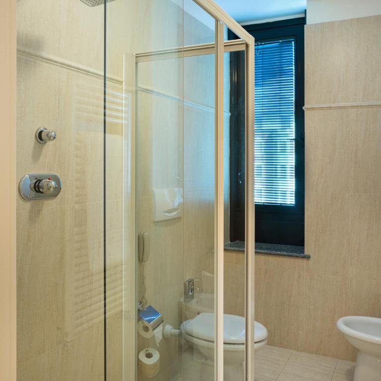 Best Western Plus Executive Hotel and Suites - Superior Queen Room - 2