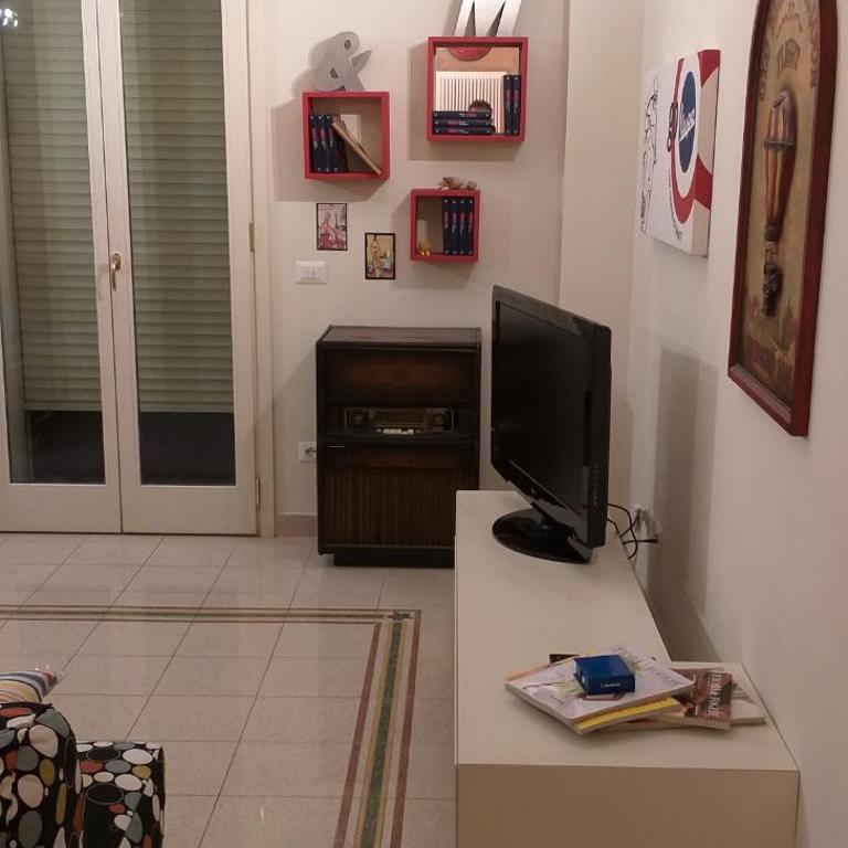 PIANO TERRA CON GIARDINO VICINO AL MARE - Appartamento con 2 Camere da Letto - 8