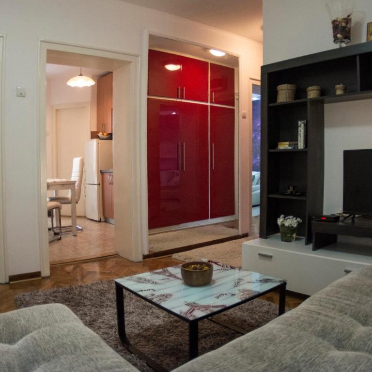 White Night City Center Apartman - Two-Bedroom Apartment - 4