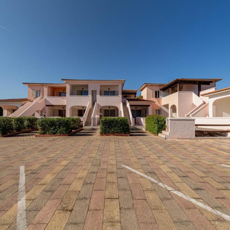 Residence Arcobaleno - One-Bedroom House - 1