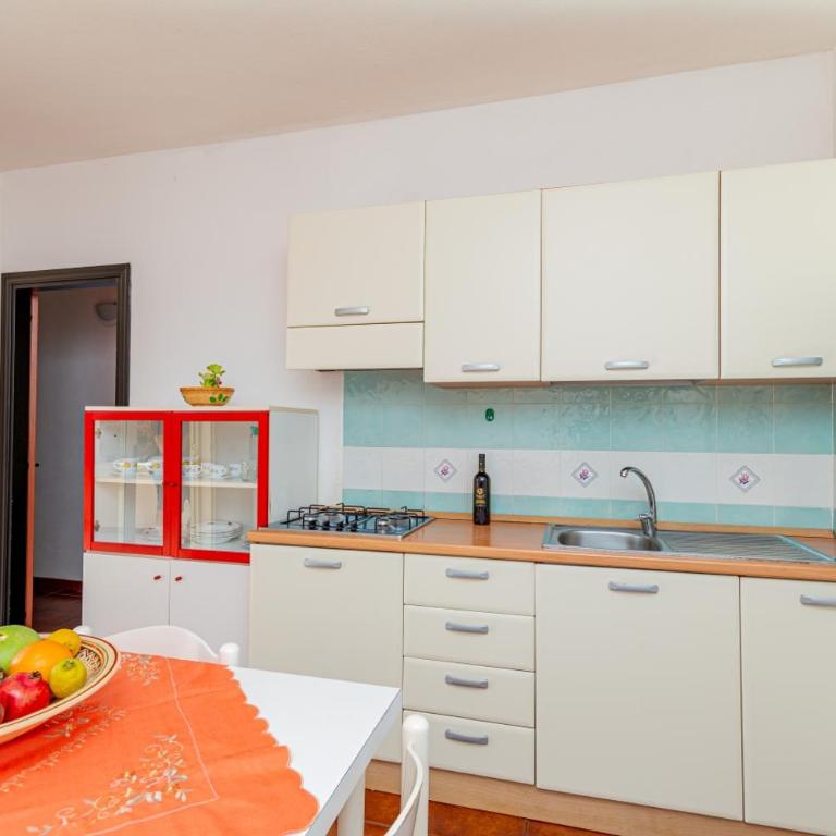 Residence Arcobaleno - One-Bedroom House - 16