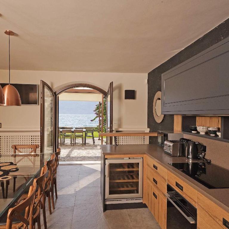 Villa Victoria: luxury waterfront villa with splendid views - Villa Fronte Spiaggia - 8