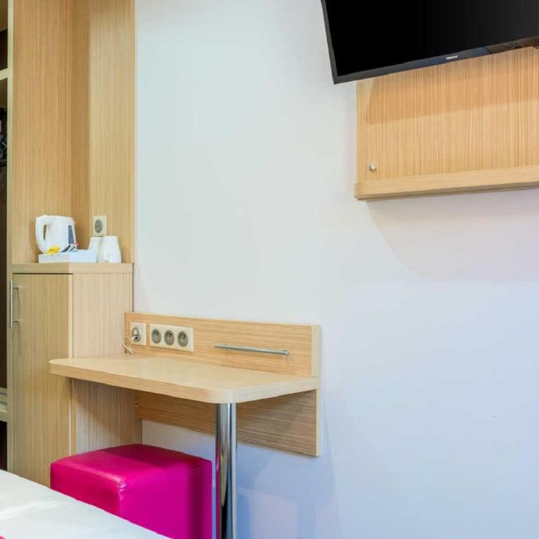 FH Confort Hotel Orléans Co'met - Chambre Double - 11