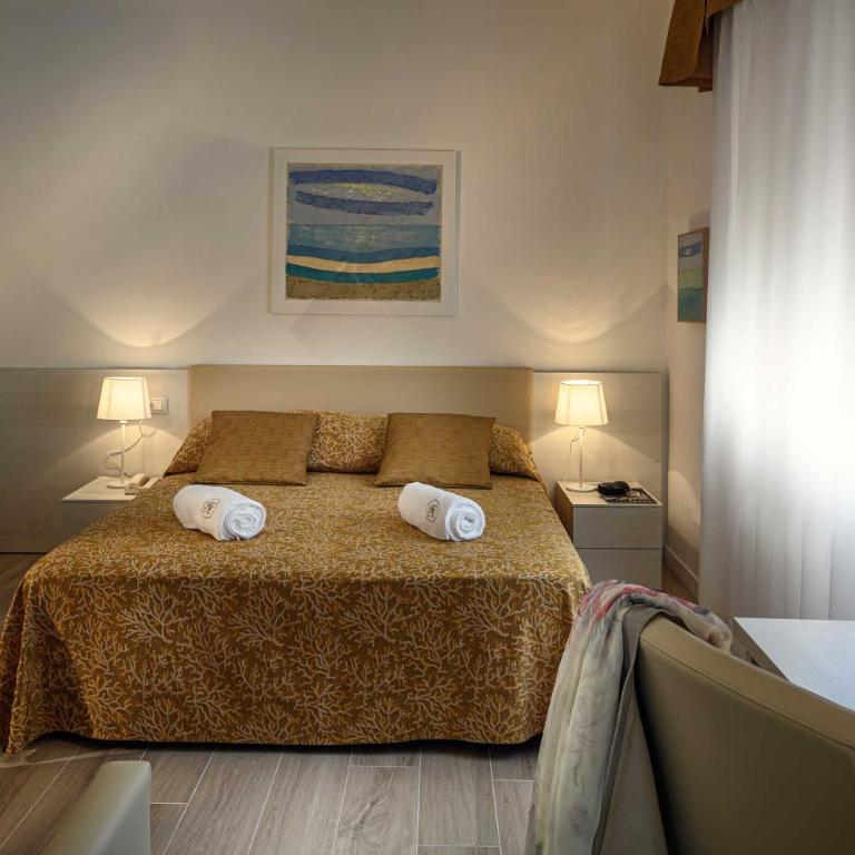 Hotel Astoria - Standard Family Room - 7