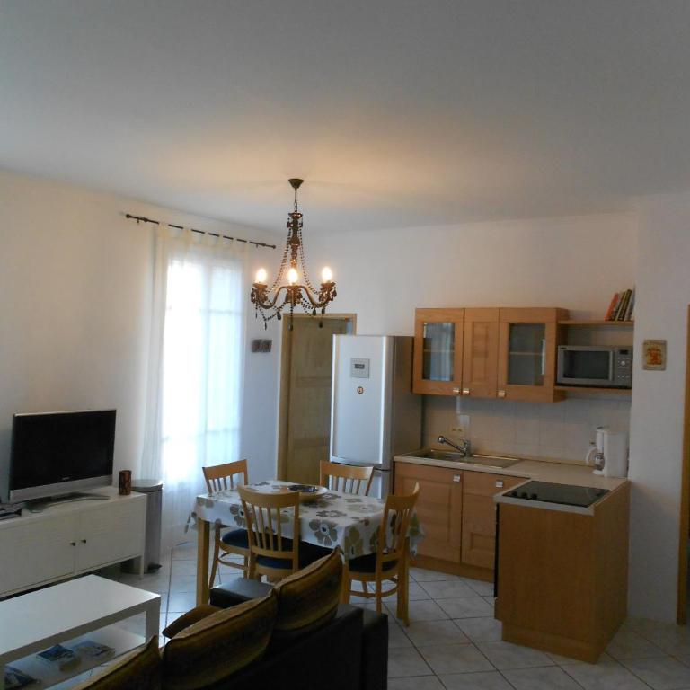 Beau 3 pieces proche centre - Appartement 2 Chambres - 6