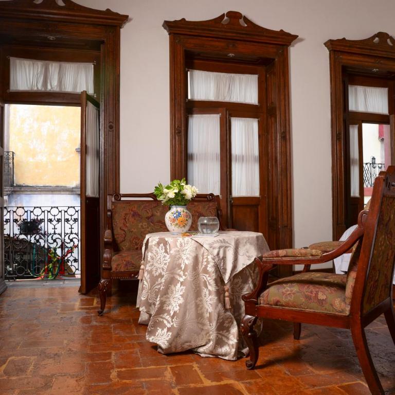 El Serafin Hotel Boutique - Family Suite with Balcony - 4
