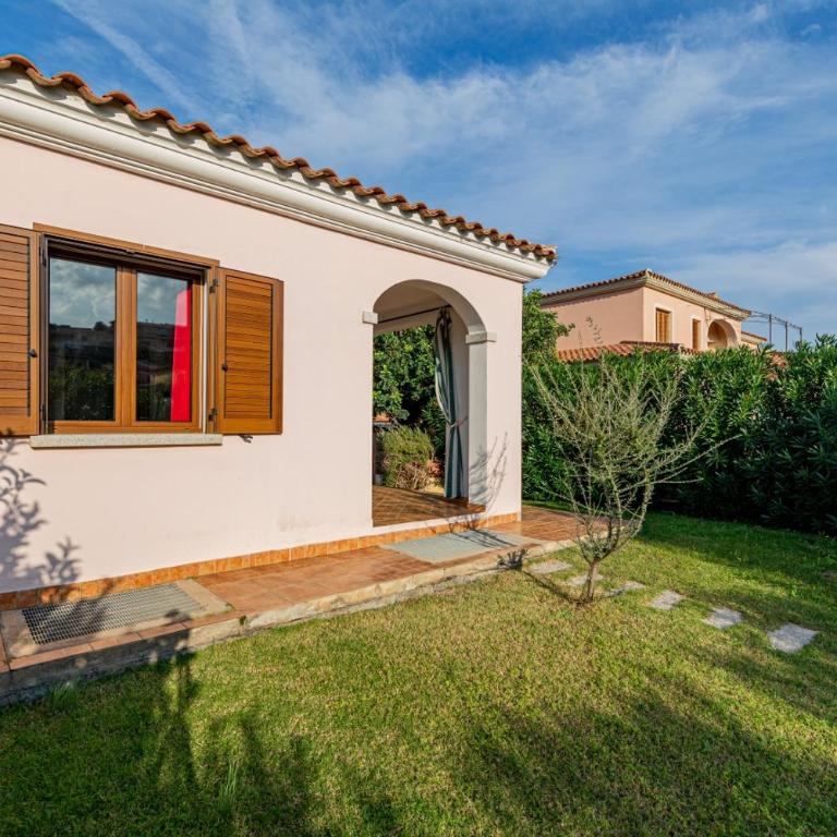 Appartamento Residenziale Trilocale 4 posti letto via Sardegna San Teodoro - Appartamento con 2 Camere da Letto e Vista Giardino - 4