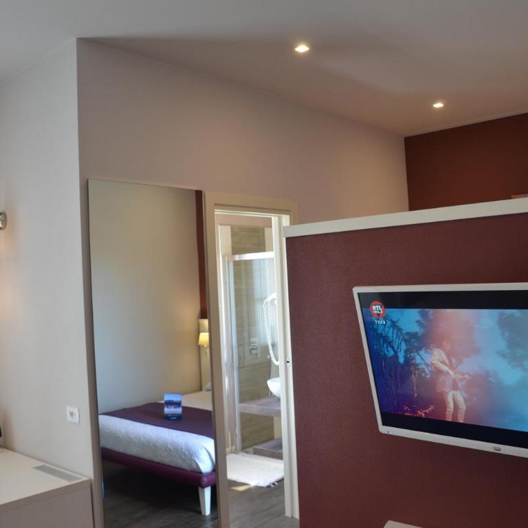 H2o - Double Room with Partial Lake View - 10