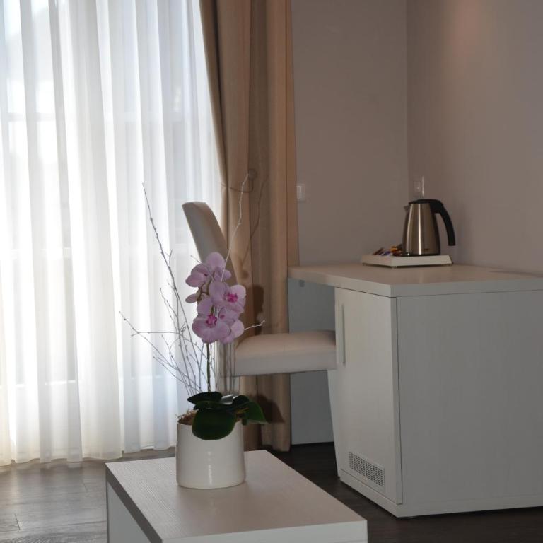 H2o - Double Room with Partial Lake View - 9