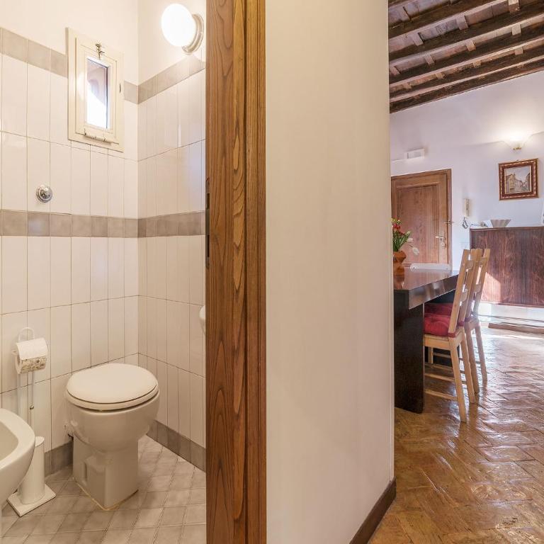 By the charming Piazza Navona - FromHometoRome - Appartamento con 3 Camere da Letto - 20