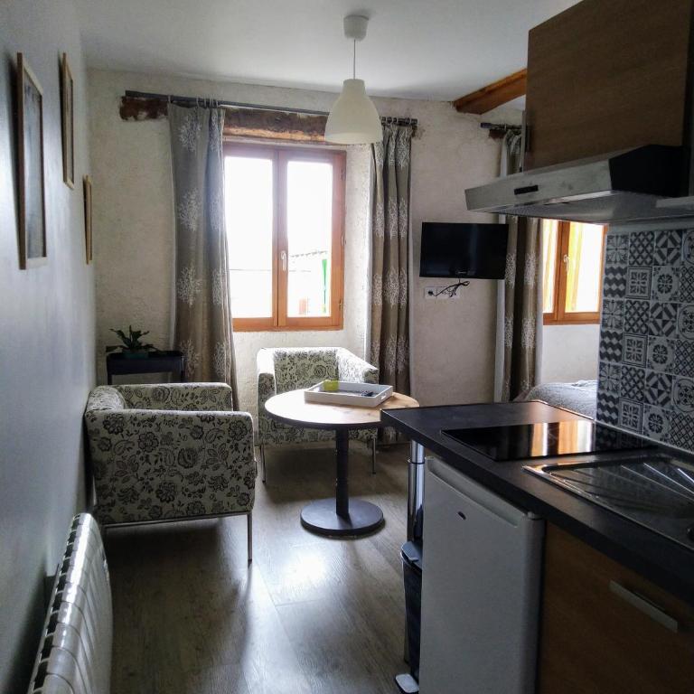 Chez Christine Et Fabrice - Studio Lit Queen-Size - 10