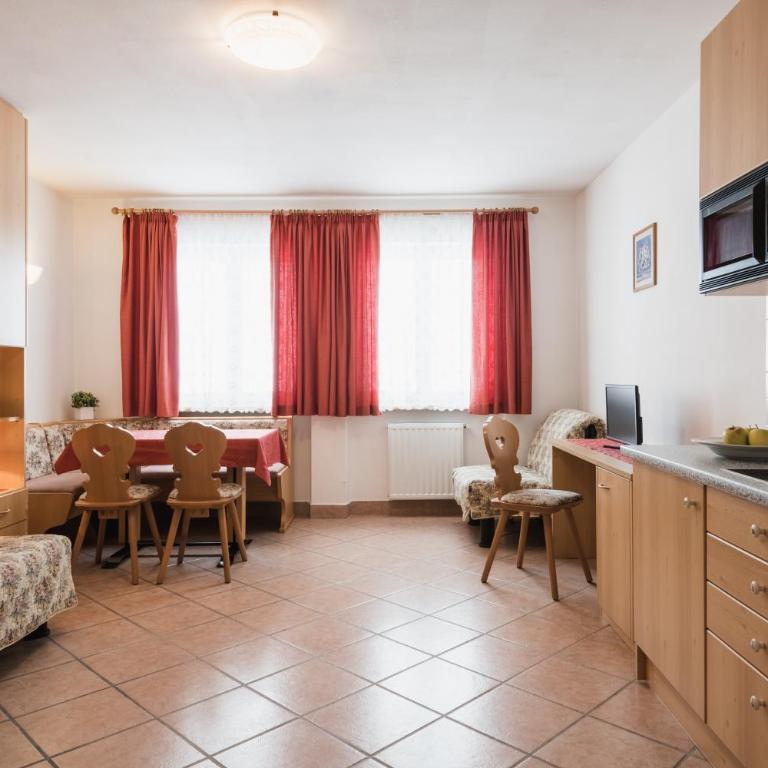 Apparthotel Sellaronda - Grande Appartamento con 2 Camere da Letto (7 Adulti) - 1