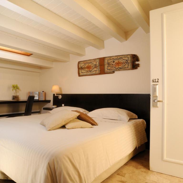 Ucciardhome Hotel - Camera Matrimoniale Mansardata - 1
