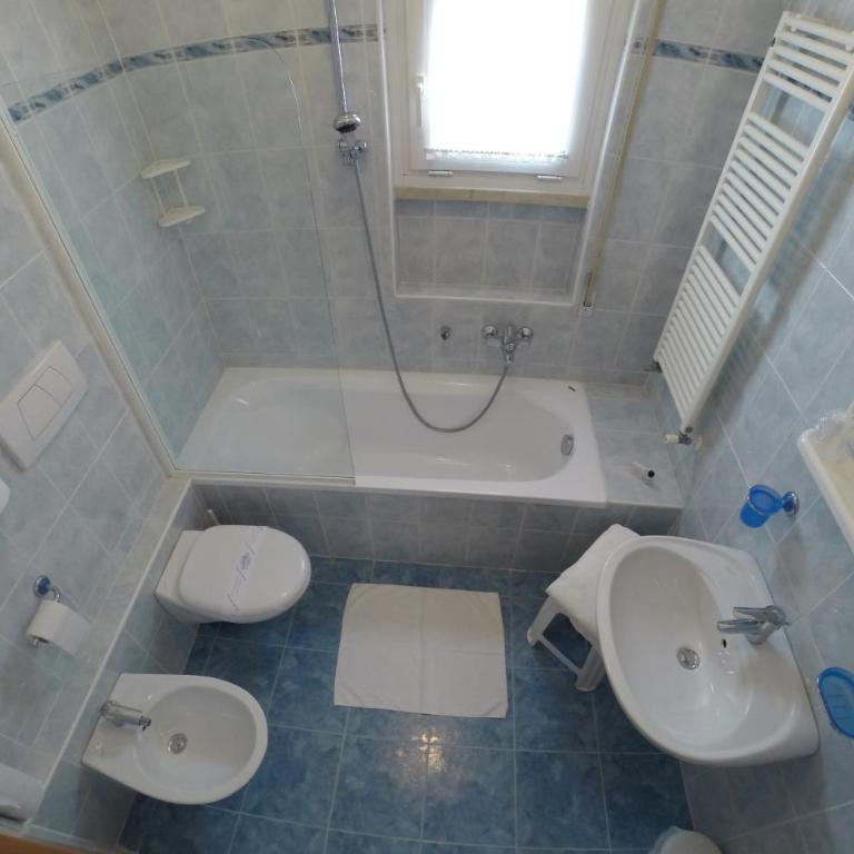 Albergo Villa Edera - Camera Matrimoniale/Doppia con Letti Singoli - 8