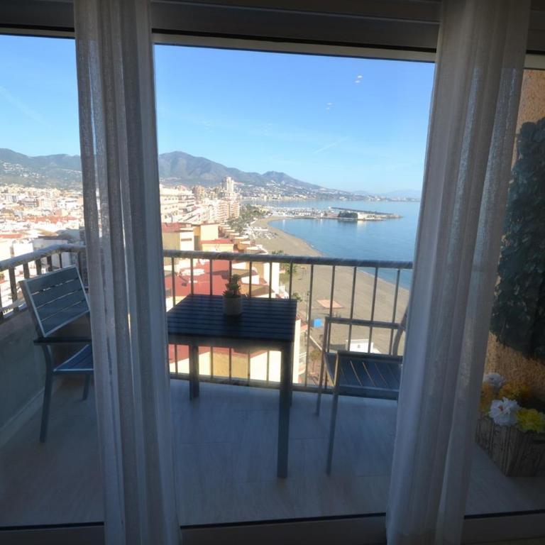 Fuengirola. Bonito apartamento en Paseo Marítimo. Espectaculares vistas al mar. Primera línea - Apartamento con vistas al mar - 7