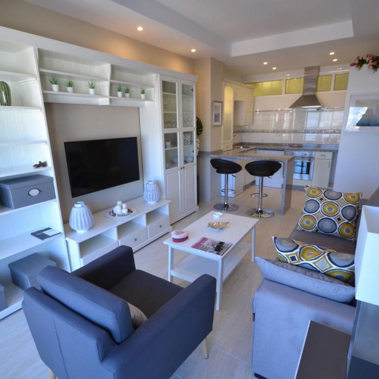 Fuengirola. Bonito apartamento en Paseo Marítimo. Espectaculares vistas al mar. Primera línea - Apartamento con vistas al mar - 10
