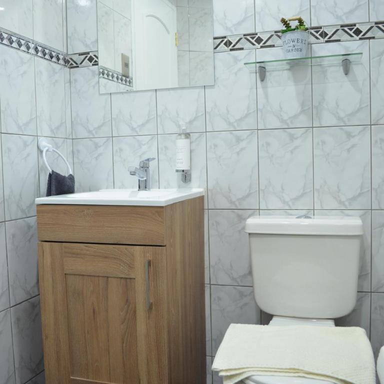 Los Araucanos - Habitación Doble con baño privado externo - 2 camas - 4
