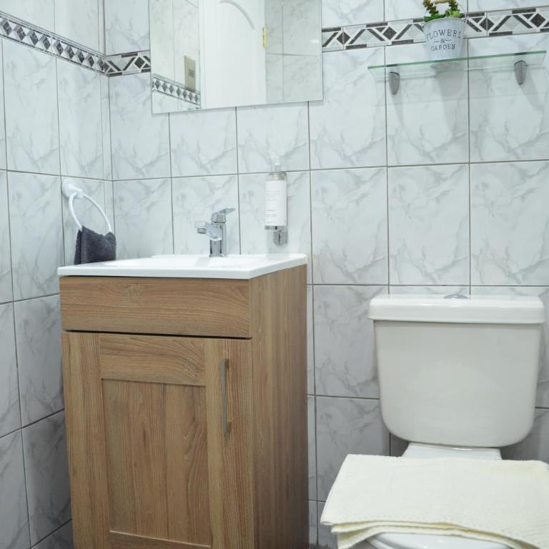 Los Araucanos - Habitación Doble con baño privado externo - 2 camas - 5