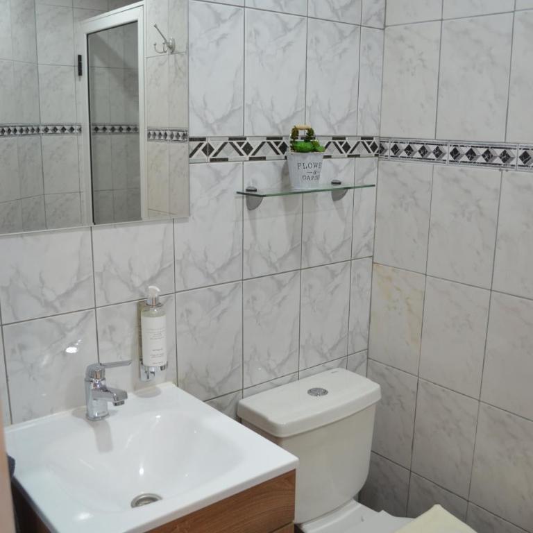 Los Araucanos - Habitación Doble con baño privado externo - 2 camas - 7