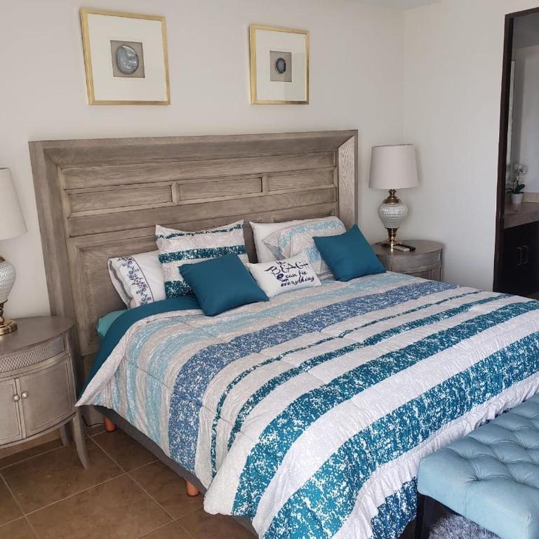 Big Luxury Condo - Zona Dorada - Three-Bedroom Apartment - 8