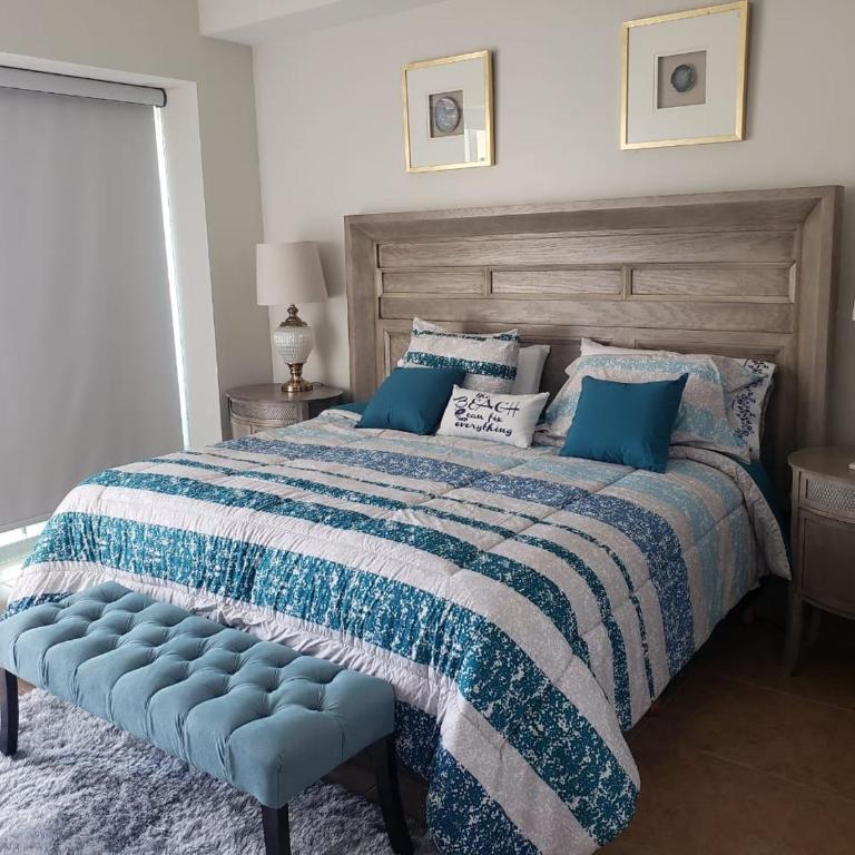 Big Luxury Condo - Zona Dorada - Three-Bedroom Apartment - 9