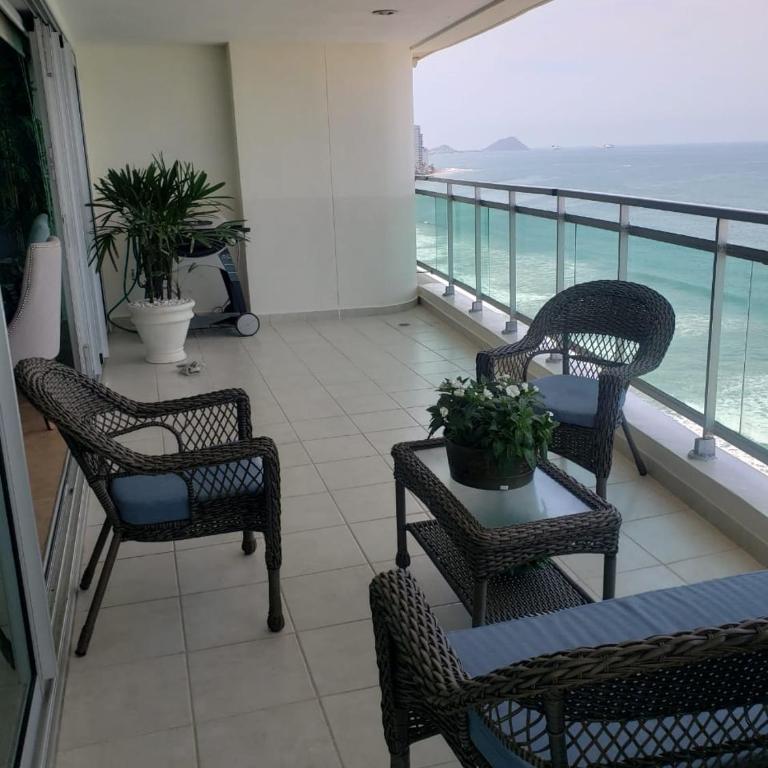 Big Luxury Condo - Zona Dorada - Three-Bedroom Apartment - 12