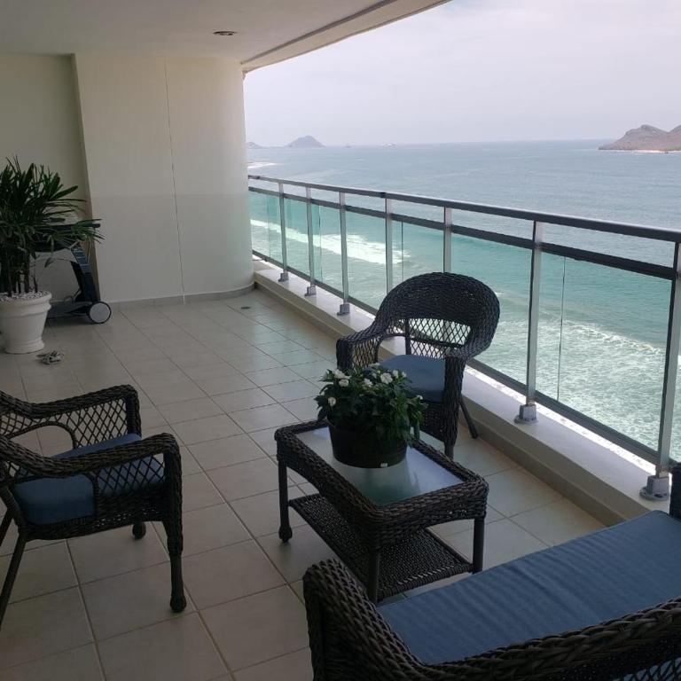 Big Luxury Condo - Zona Dorada - Three-Bedroom Apartment - 17