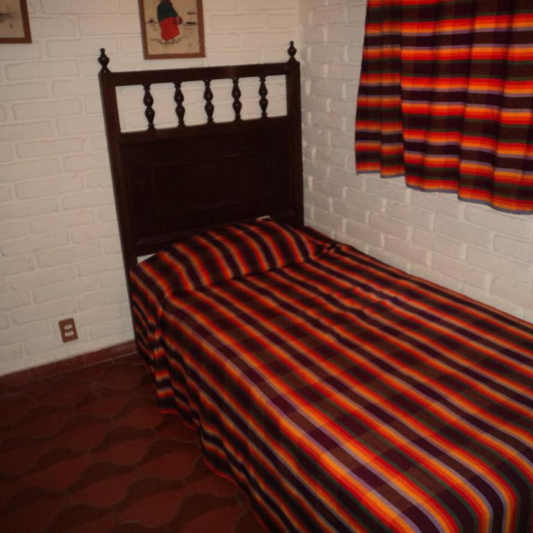 La Casa Contenta - Three-Bedroom House - 7