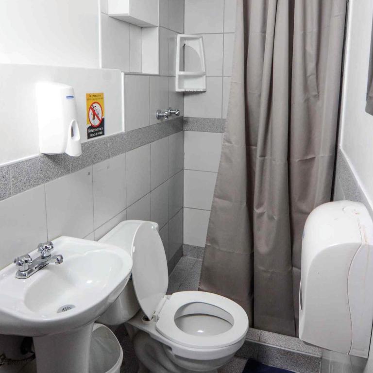 Pariwana Hostel Lima - Pod Deluxe in Female Dorm Ensuite (6 Beds) - 2