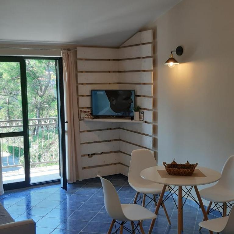 Apartments Vojvoda - One-Bedroom Apartment with Sea View and Balcony - 6