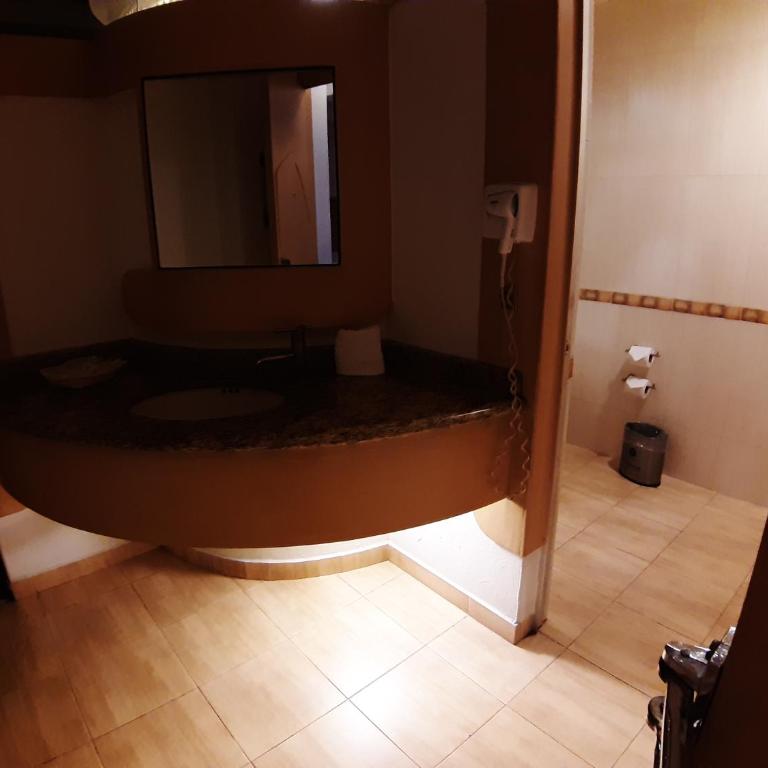 AUTO HOTEL LEGARIA - Suite con bañera de hidromasaje - 6