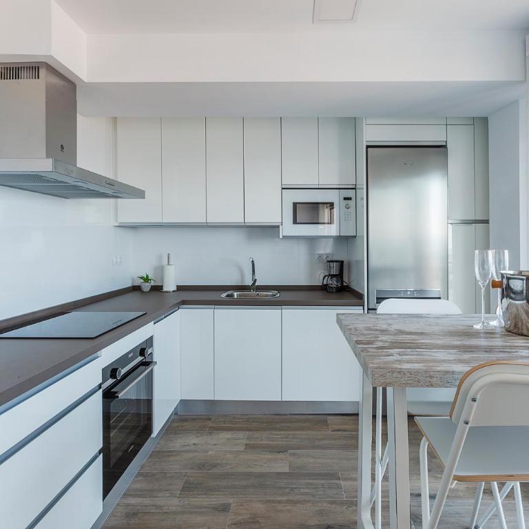 ÁTICO CON VISTAS ESPECTACULARES AL MAR - Apartamento de 2 dormitorios - 8