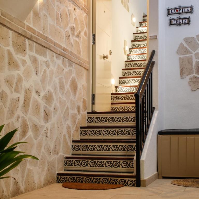 La Vila Feliz, gemütliche private Duplex-Ferienwohnung im typischen Fischerhaus mit fantastischem Meerblick - Apartment - Split Level - 35