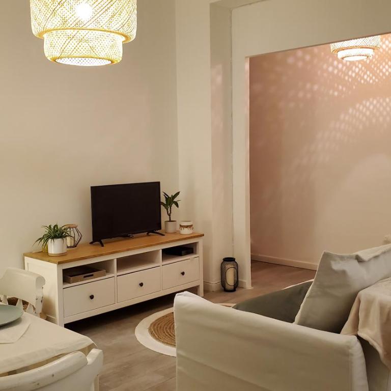 Appartement cosy balcon vue dégagée au cœur de Marseille - Joliette - Appartement 2 Chambres - 14