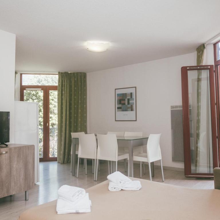 Terres de France - Appart'Hotel le Splendid - Appartement 1 Chambre avec Lits Jumeaux - 4