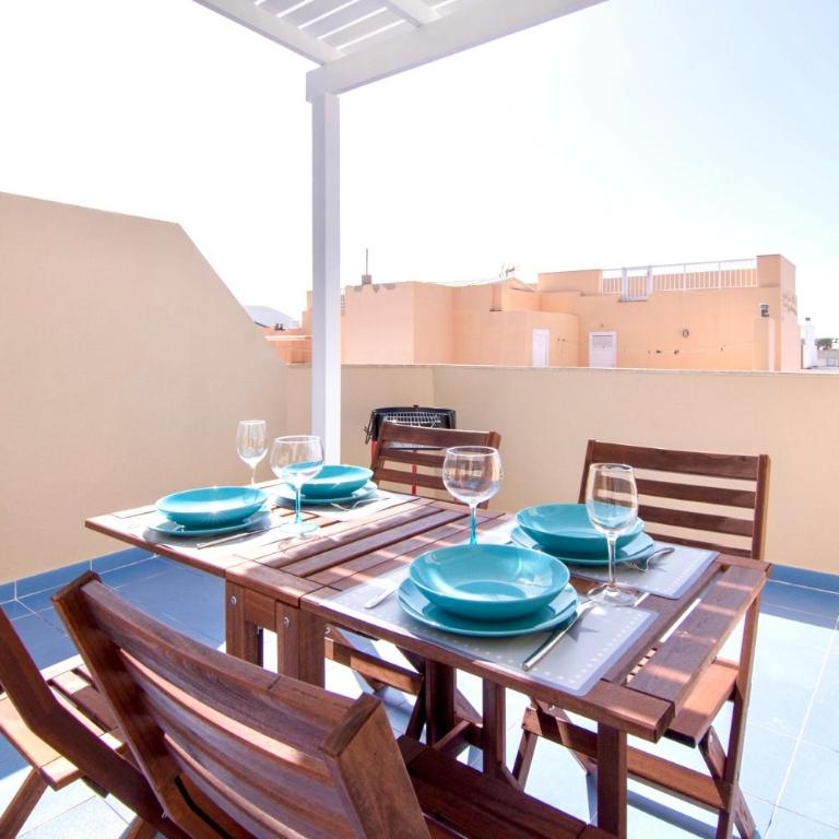 Red Surf Home - Apartment with Terrace - 7