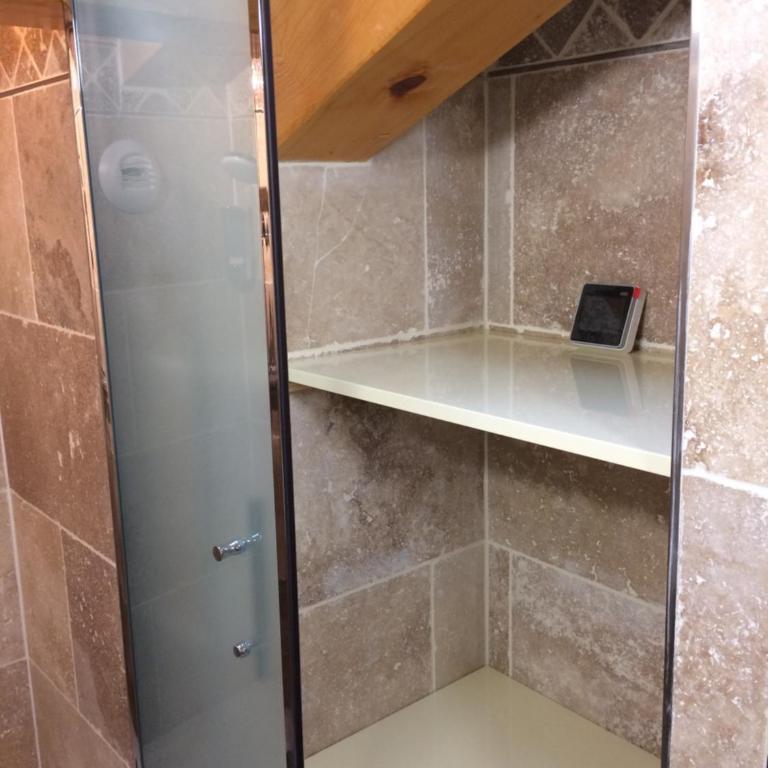 Chalet aux 3 biches - Chambre Triple avec Salle de Bains Privative - 12