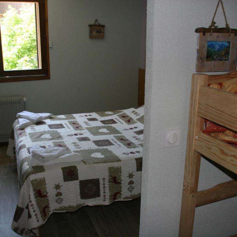 Village Vacances Le Gîte Châtel - Chambre Familiale - Vue sur Montagne - 4
