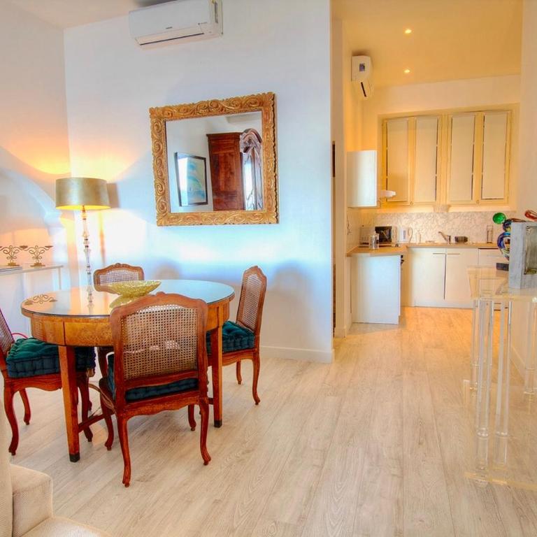 Les Remparts Antibes Location - Appartement - Vue sur Mer - 8
