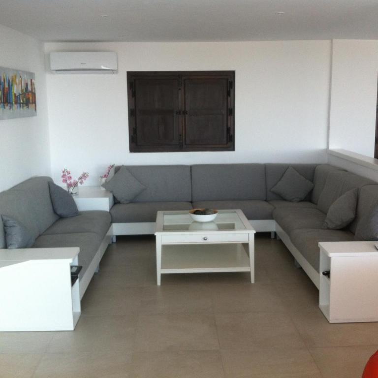 Luxury villa with heated pool for 12 to 14 people - Villa - 20