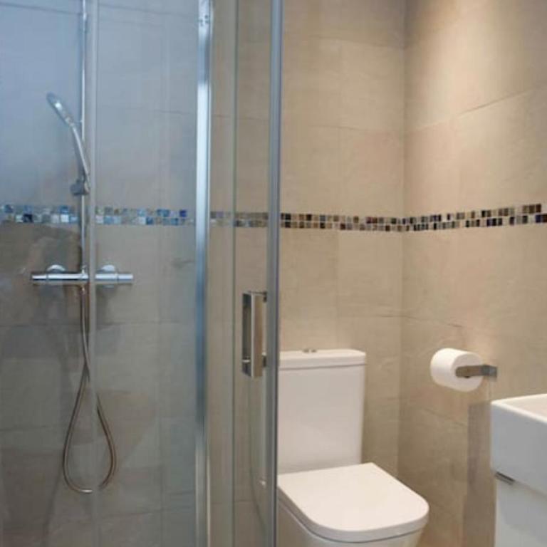 Luxury villa with heated pool for 12 to 14 people - Villa - 33