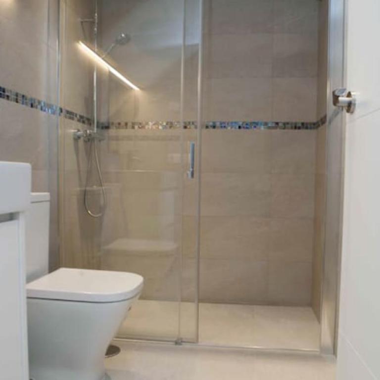 Luxury villa with heated pool for 12 to 14 people - Villa - 43